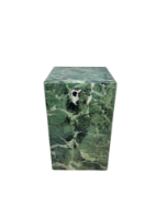 Image sur Prada Green Marble Pedestal